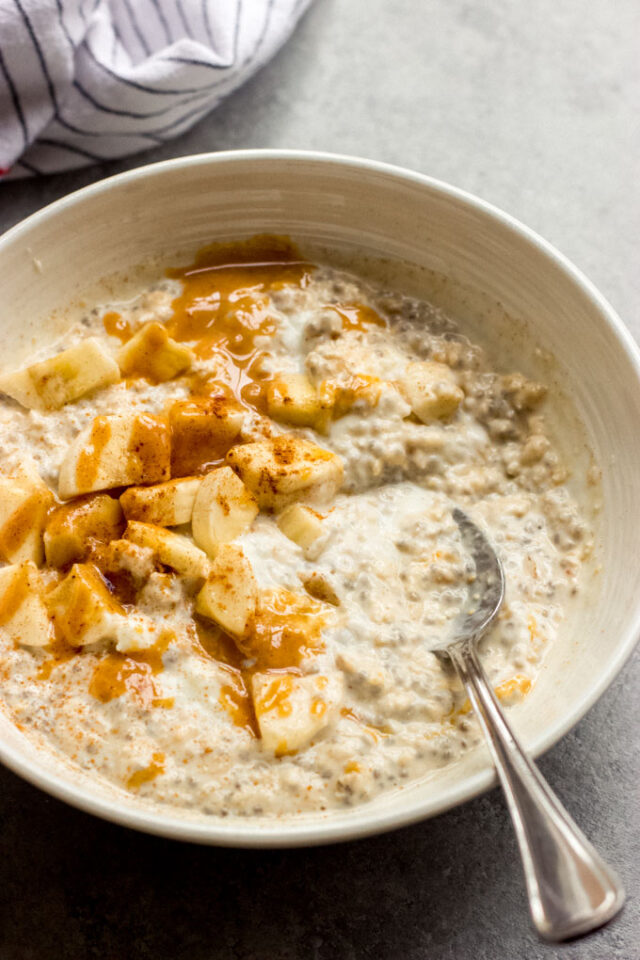 Peanut Butter Banana Overnight Oats - Little Broken